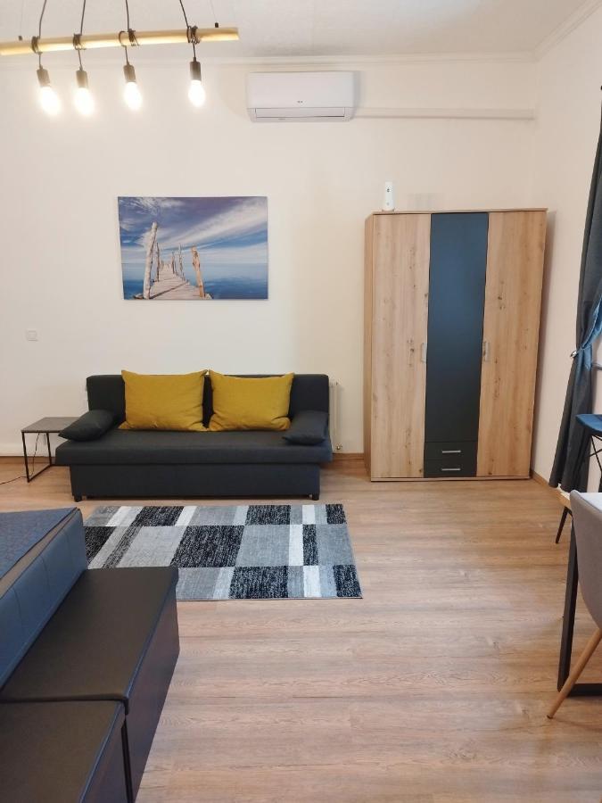 Holling Apartman Fertoboz Exterior photo