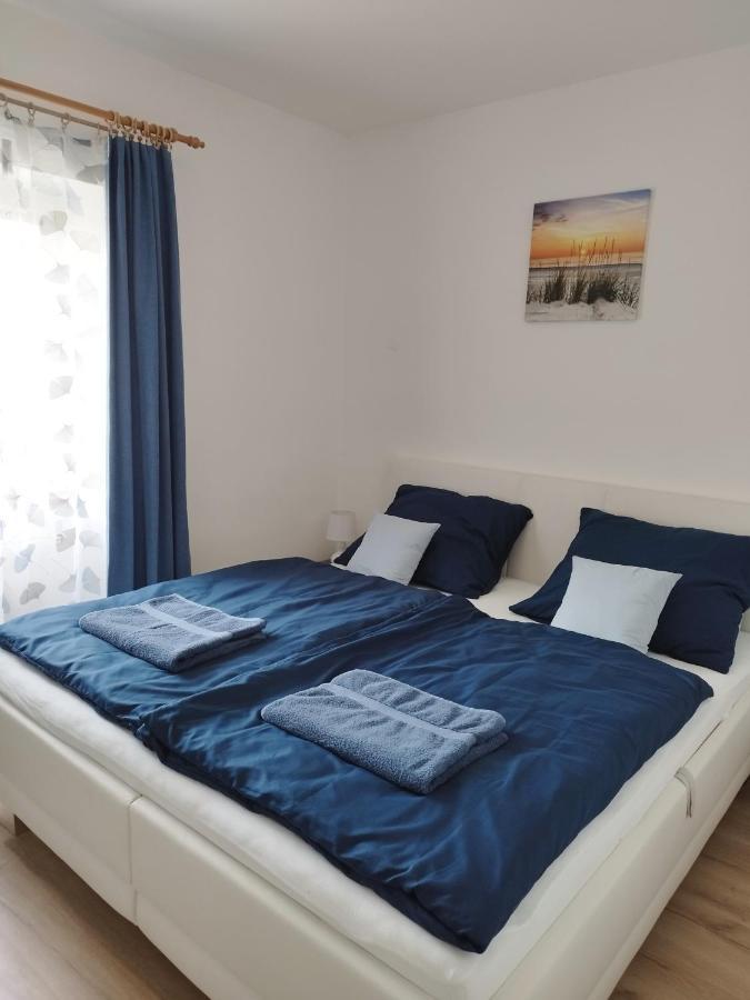 Holling Apartman Fertoboz Exterior photo